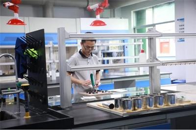 卓寶科技 省建筑防水新材料企業重點實驗室的唯一擔當，引領行業技術革新